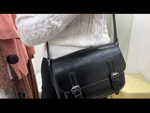 ❤️ 年轻婊子FeralBerry在试衣间用假阳具公开自慰 ❤️ Quality sex﹏﹏